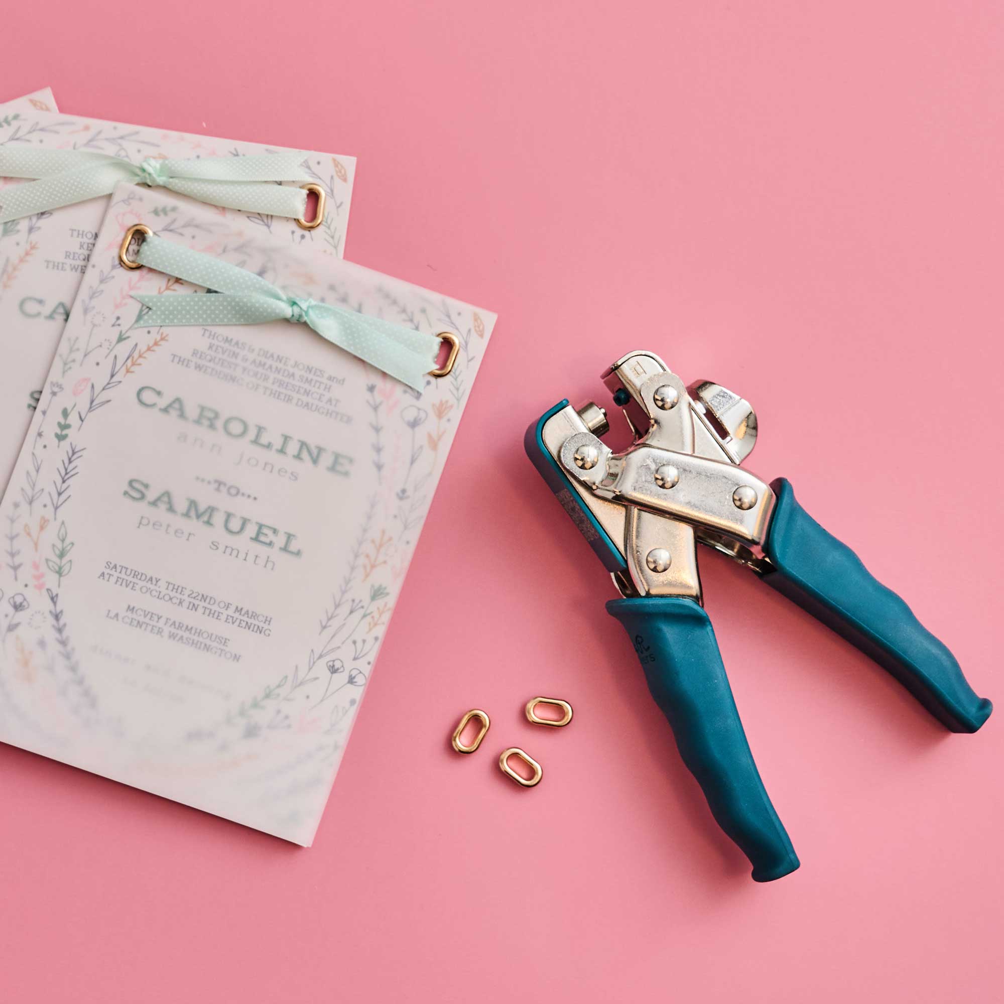 We R Makers Oval Crop-A-Dile Punch and Eyelet Setter